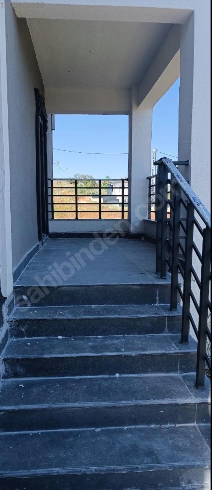 KINDAMDA SATILIK SIFIR LÜX VİLLA